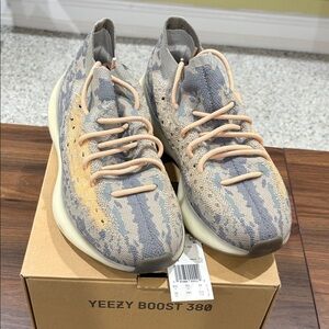 ADIDAS YEEZY BOOST 380 MIST sz 10M
